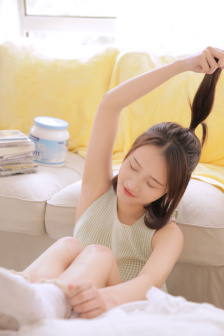 小男孩与村上里沙